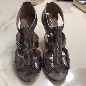 Michael Kors fancy pewter pump